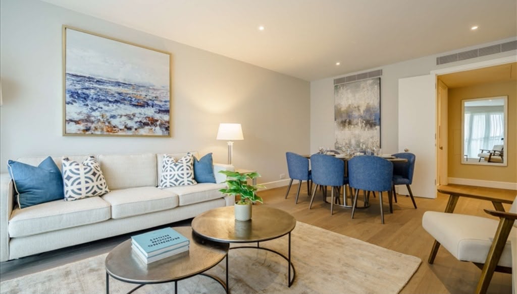 Westferry Circus, E14 · Canary Wharf